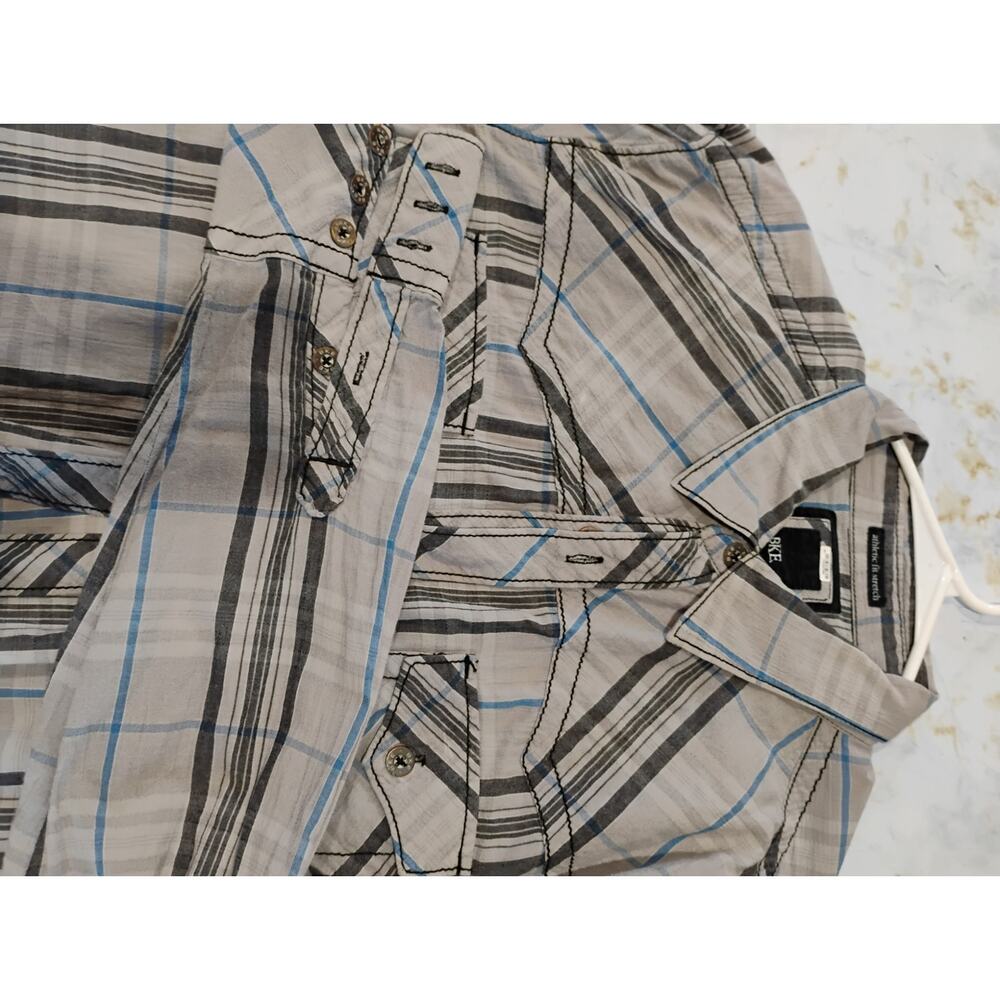M men's button down to pocket long sleeve collar by BKE